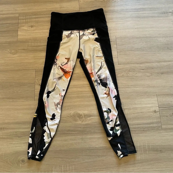 Athleta Powervita High Waist Blossom Intuition Floral Mesh Leggings 7/8 small - Picture 3 of 13